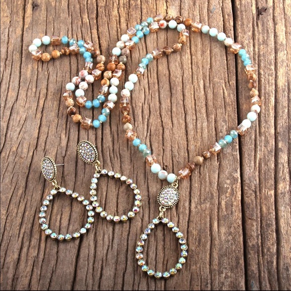 Jewelry - Natural stone beaded necklace and earring combo